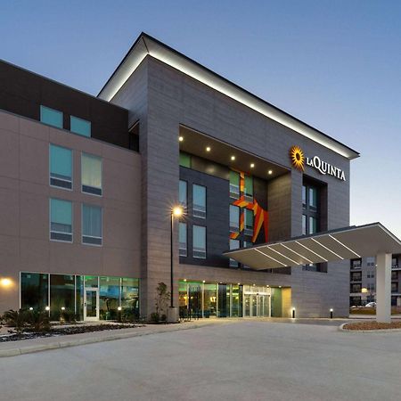 La Quinta Inn & Suites By Wyndham San Antonio At The Rim Eksteriør billede