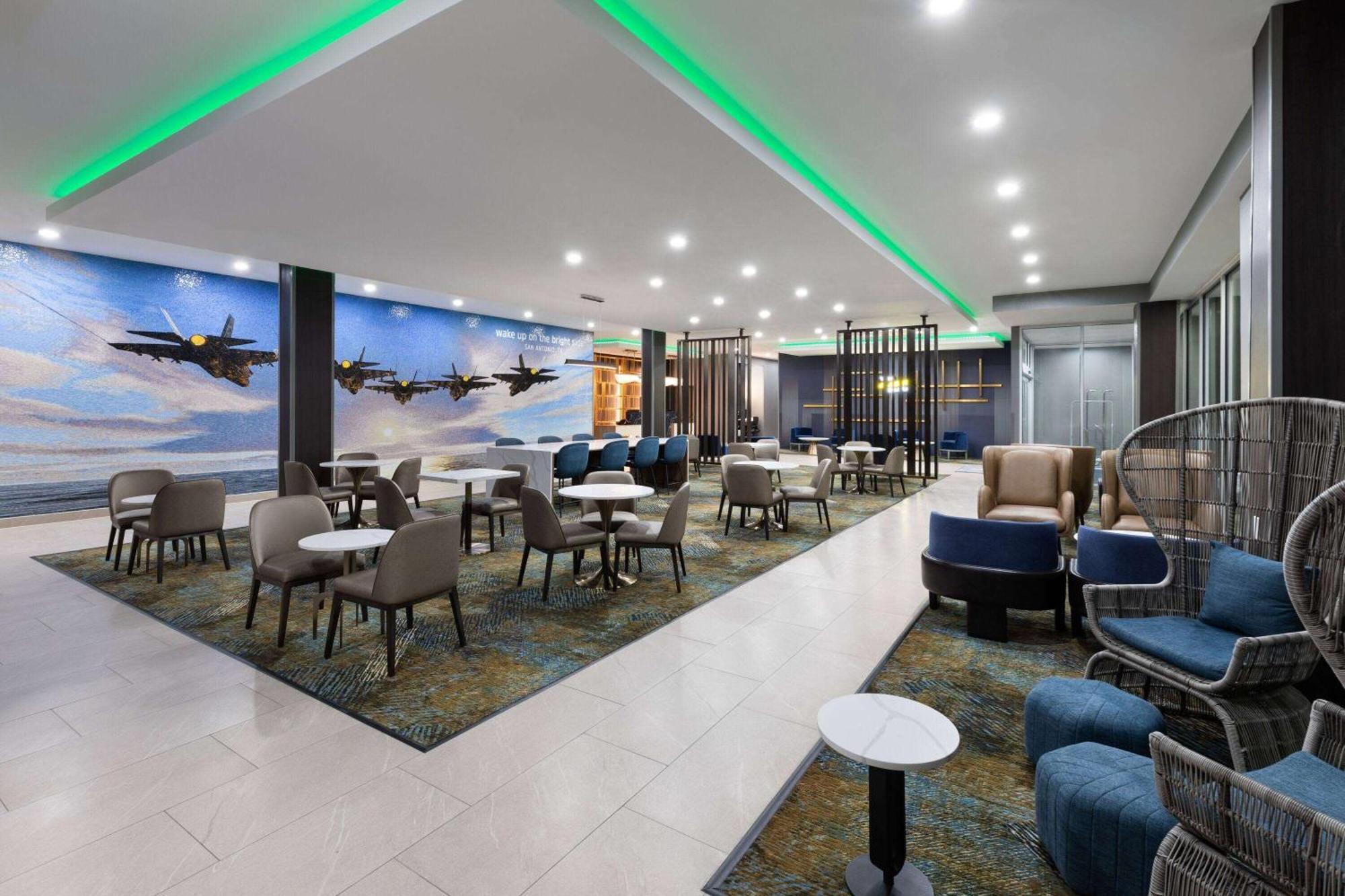 La Quinta Inn & Suites By Wyndham San Antonio At The Rim Eksteriør billede